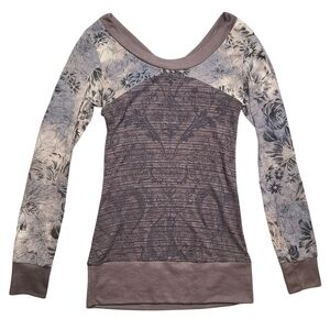 Daytrip Buckle Long Sleeve Top Small | Floral Burnout Scoop Neck Shirt